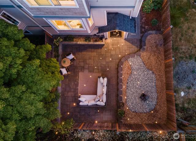 Property at 9239 Ashworth Ave N Unit B, Seattle, WA 98103, 3 beds, 2.5 baths