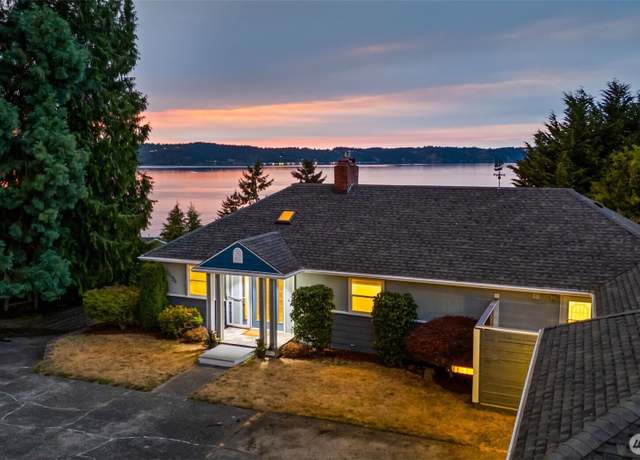 Property at 8424 East Side Dr NE, Tacoma, WA 98422, 3 beds, 2.5 baths
