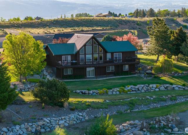 Property at 7 Sunset Lakes Rd, Omak, WA 98841, 4 beds, 3 baths