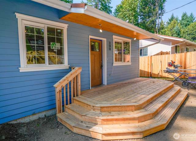Property at 200 E Panorama Dr, Shelton, WA 98584, 3 beds, 2 baths