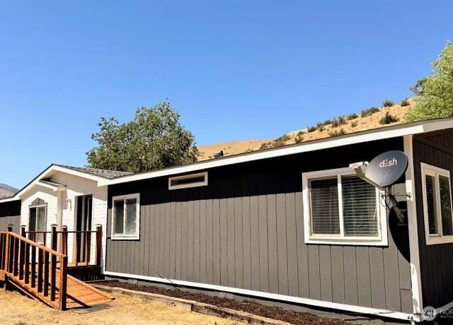 Property at 3076 Hedding St, Entiat, WA 98822, 4 beds, 2 baths