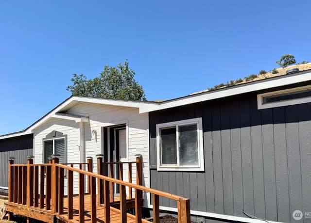 Property at 3076 Hedding St, Entiat, WA 98822, 4 beds, 2 baths