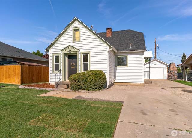 Property at 822 Yakima St, Wenatchee, WA 98801, 4 beds, 3 baths