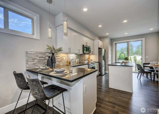 Property at 5020 148th St SW Unit E1, Edmonds, WA 98026, 2 beds, 2.5 baths