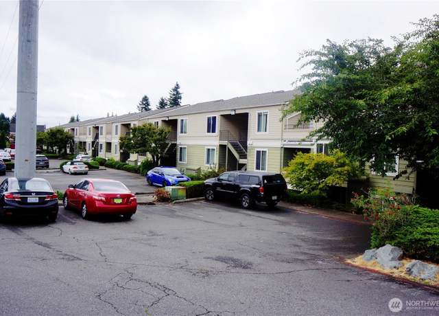 Property at 3233 NE 12th St #306, Renton, WA 98056, 2 beds, 1 bath