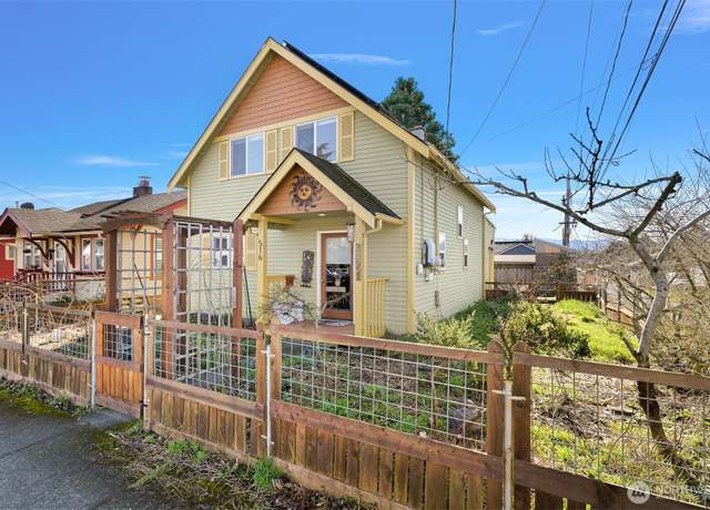 Property at 516 E North St, Bellingham, WA 98225, 3 beds, 1.5 baths