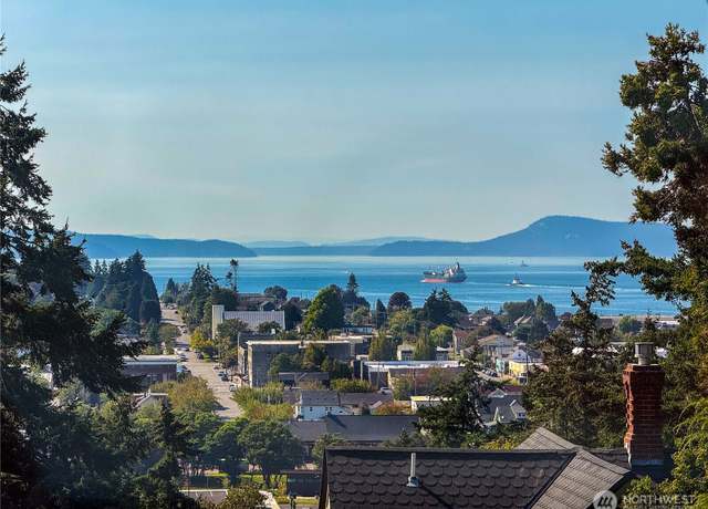 Property at 303 7th St, Anacortes, WA 98221, 6 beds, 4.5 baths