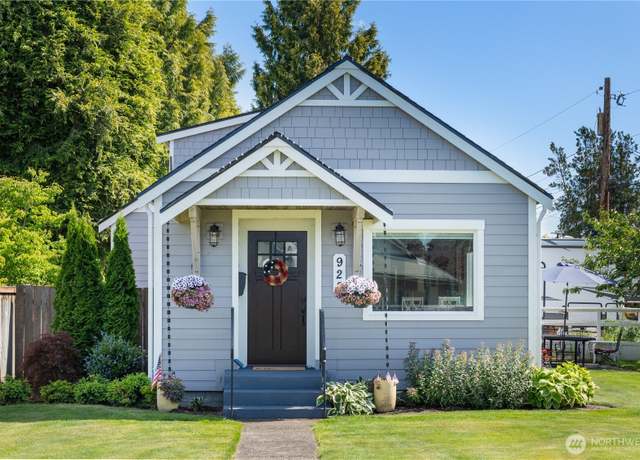 Property at 928 4th Ave SW, Puyallup, WA 98371, 2 beds, 2 baths