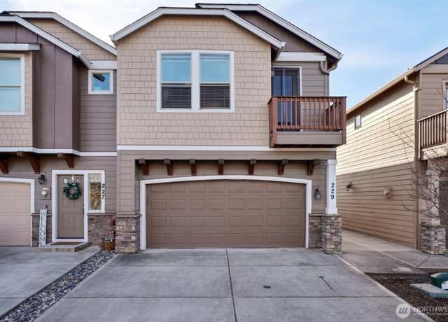 Property at 229 N 33rd Ct, Ridgefield, WA 98642, 3 beds, 2.5 baths
