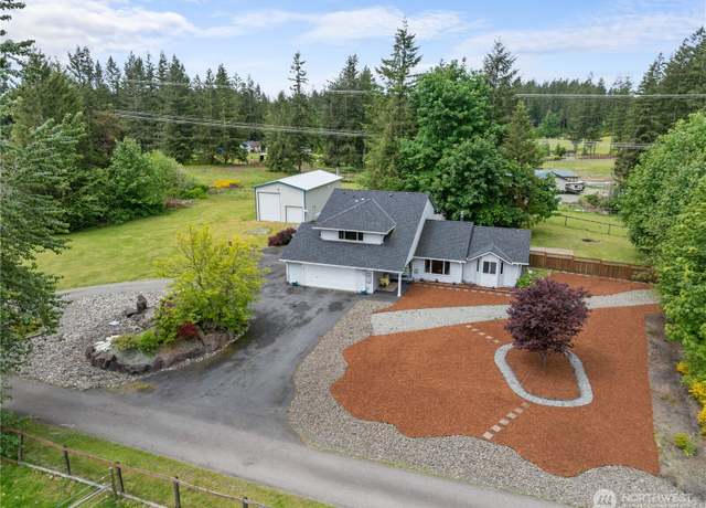 Property at 37911 300th Ave SE, Enumclaw, WA 98022, 3 beds, 2.5 baths