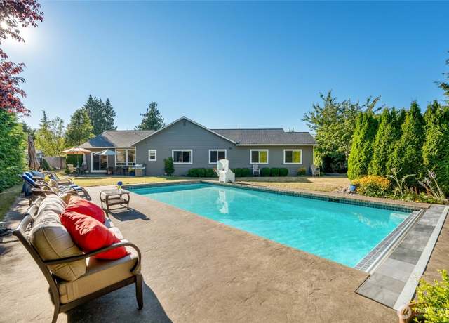 Property at 12145 Muir Field Ct, Burlington, WA 98233, 5 beds, 3 baths