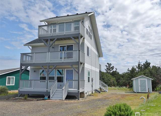 Property at 957 Sea Urchin Ct SW, Ocean Shores, WA 98569, 3 beds, 2.5 baths