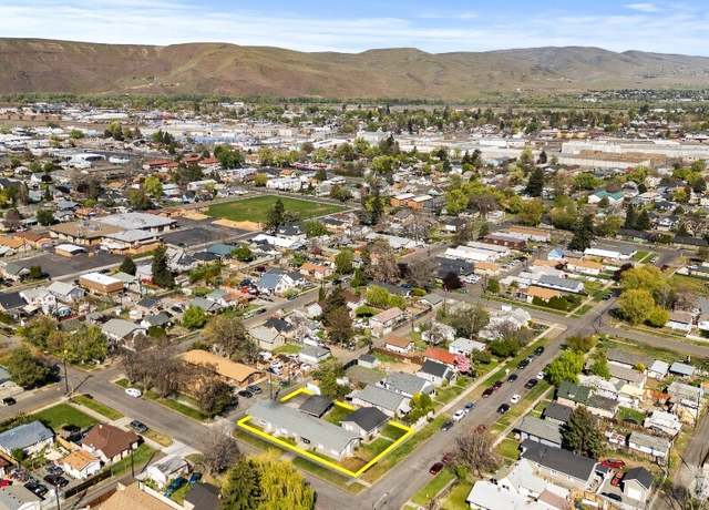 Property at 1219 Roosevelt Ave, Yakima, WA 98902, 8 beds, 4 baths