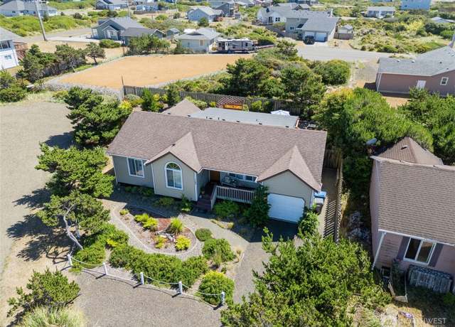 Property at 1145 Maplewood Ct SW, Ocean Shores, WA 98569, 3 beds, 2 baths