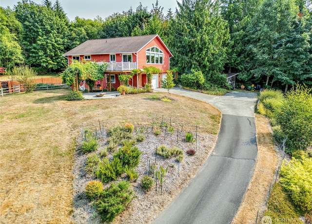 Property at 7645 Lenox Ln, Silverdale, WA 98383, 3 beds, 2.5 baths