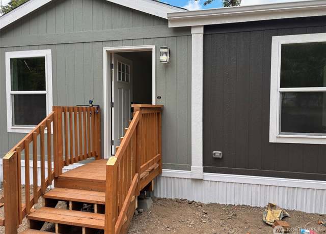 Property at 131 E Kingston Way, Shelton, WA 98584, 3 beds, 2 baths