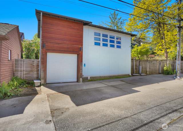 Property at 1028 E Shelby St, Seattle, WA 98102, 8 beds, 7 baths