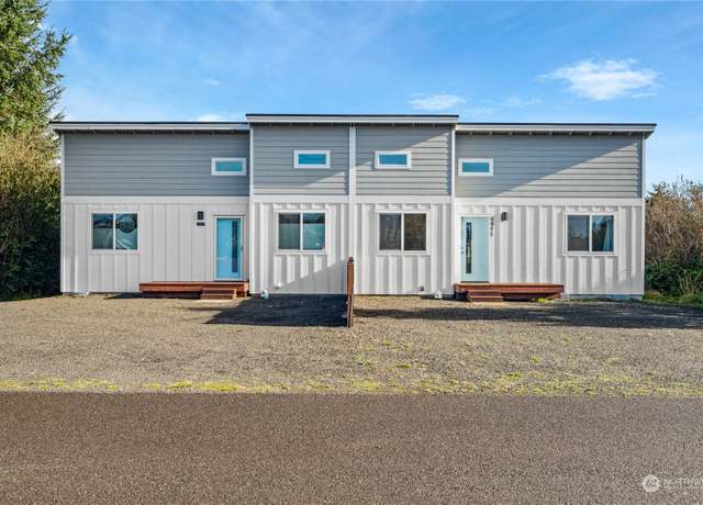 Property at 944 Wawona Ave SE Unit B, Ocean Shores, WA 98569, 2 beds, 1 bath