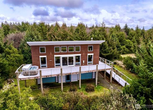 Property at 174 Sea Wind Ln SW, Ocean Shores, WA 98569, 3 beds, 2 baths