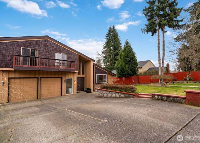 Property at 516 NE 127th St, Vancouver, WA 98686, 3 beds, 2.5 baths