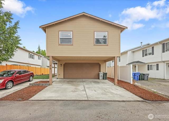 Property at 919 4th Ave N, Kent, WA 98032, 3 beds, 2.5 baths