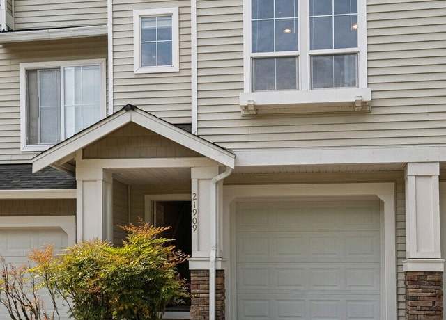 Property at 21909 39 Pl S Unit 9-2, Kent, WA 98032, 2 beds, 2.5 baths