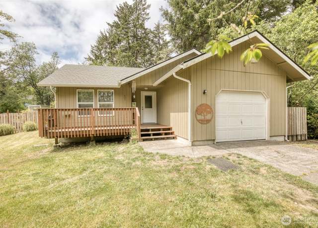 Property at 401 Draconis Ave SE, Ocean Shores, WA 98569, 3 beds, 2 baths