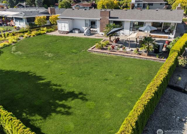 Property at 13835 SE 241st St, Kent, WA 98042, 3 beds, 2.5 baths