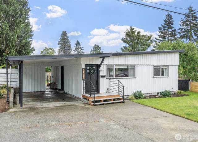 Property at 2217 NE 9th St, Renton, WA 98056, 4 beds, 2 baths