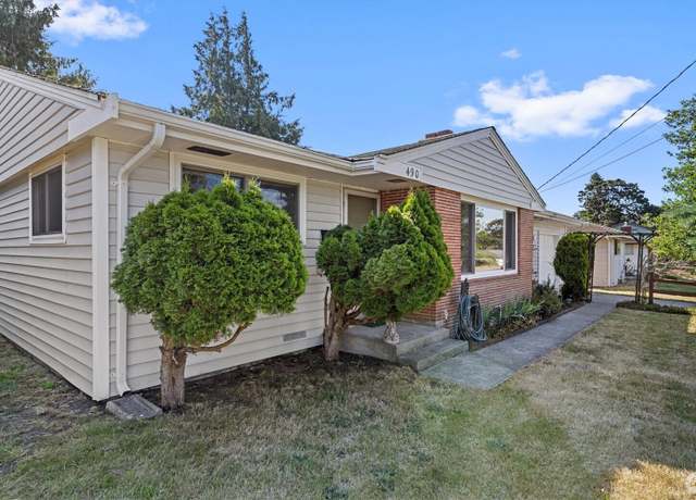 Property at 490 SE Pasek St, Oak Harbor, WA 98277, 3 beds, 1 bath