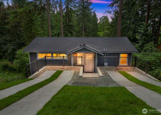 Property at 7917 Decatur Ave, Clinton, WA 98236, 2 beds, 2.5 baths