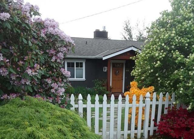 Property at 743 8th St S, Kirkland, WA 98033, 3 beds, 1 bath