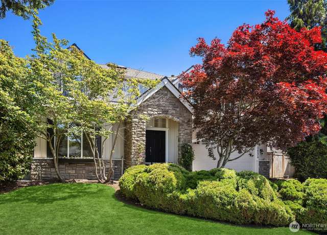 Property at 10234 125th Ave NE, Kirkland, WA 98033, 4 beds, 2.5 baths