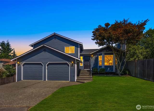 Property at 8826 NE 152nd St, Kenmore, WA 98028, 3 beds, 2.5 baths