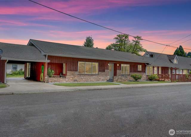 Property at 284 Division Ave, Morton, WA 98356, 3 beds, 2.5 baths
