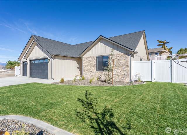 Property at 839 NE Tyler Pl, East Wenatchee, WA 98802, 3 beds, 2 baths