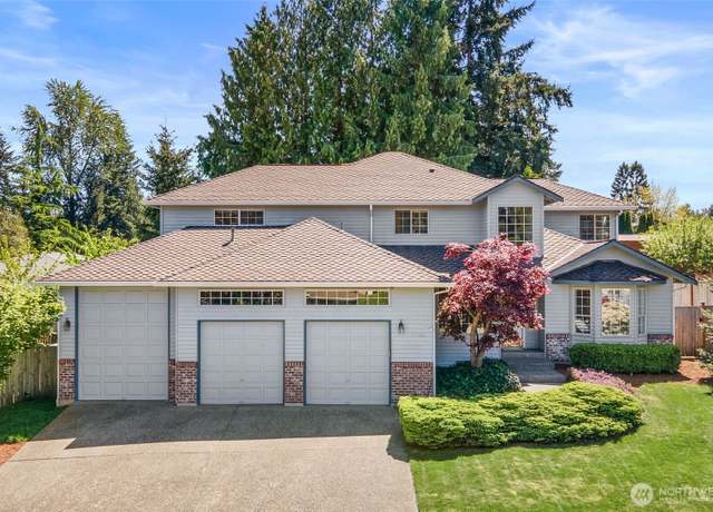 Property at 13103 SE 203 Pl, Kent, WA 98031, 4 beds, 2.5 baths
