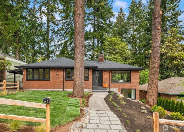 Property at 540 NE 130th St, Seattle, WA 98125, 3 beds, 3 baths