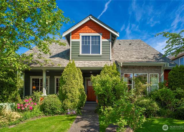 Property at 405 Bondgard Ave E, Enumclaw, WA 98022, 4 beds, 3 baths