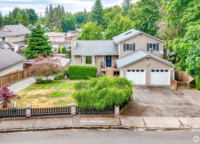 Property at 26717 213th Pl SE, Maple Valley, WA 98038, 5 beds, 4 baths