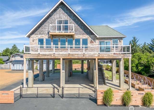 Property at 144 Sand Dune Ave SW, Ocean Shores, WA 98569, 3 beds, 2 baths