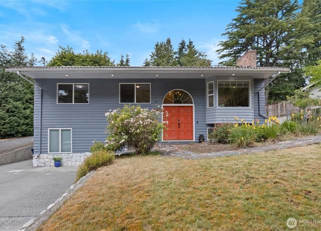 Property at 10438 NE 116th St, Kirkland, WA 98034, 4 beds, 3 baths