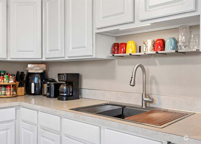 Property at 690 NW Atalanta Way Unit C102, Oak Harbor, WA 98277, 2 beds, 1 bath
