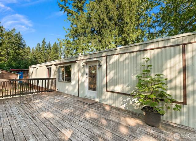 Property at 8445 Golden Valley Dr, Maple Falls, WA 98266, 2 beds, 1 bath