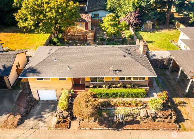 Property at 132 NE 130th St, Seattle, WA 98125, 3 beds, 2 baths