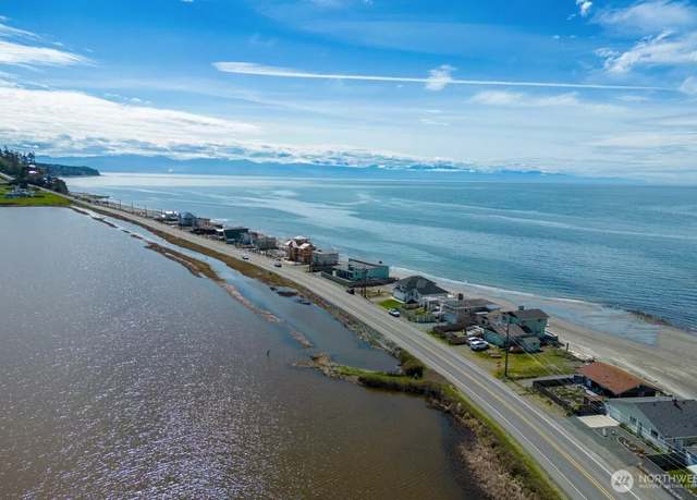 Property at 2585 West Beach Rd, Oak Harbor, WA 98277, 3 beds, 2.5 baths