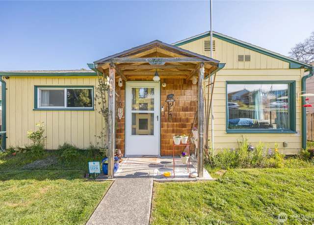 Property at 1221 W 10th St, Port Angeles, WA 98363, 2 beds, 1 bath