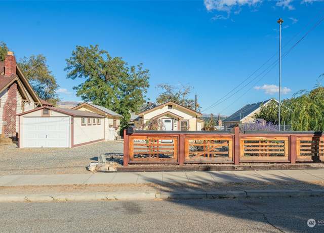 Property at 343 Malaga Ave, Wenatchee, WA 98801, 2 beds, 1 bath