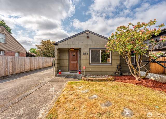 Property at 218 125th St S, Tacoma, WA 98444, 3 beds, 2 baths