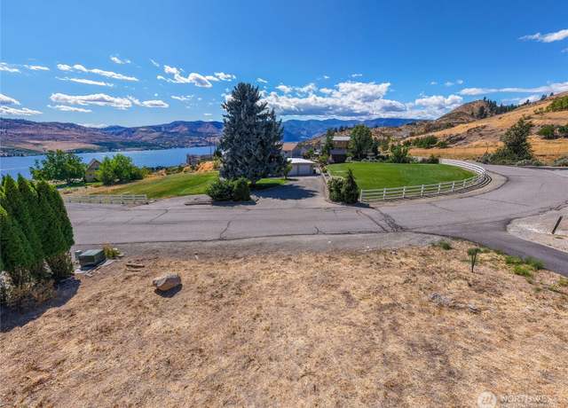 Property at 211 Pinnacle Pl, Chelan, WA 98816